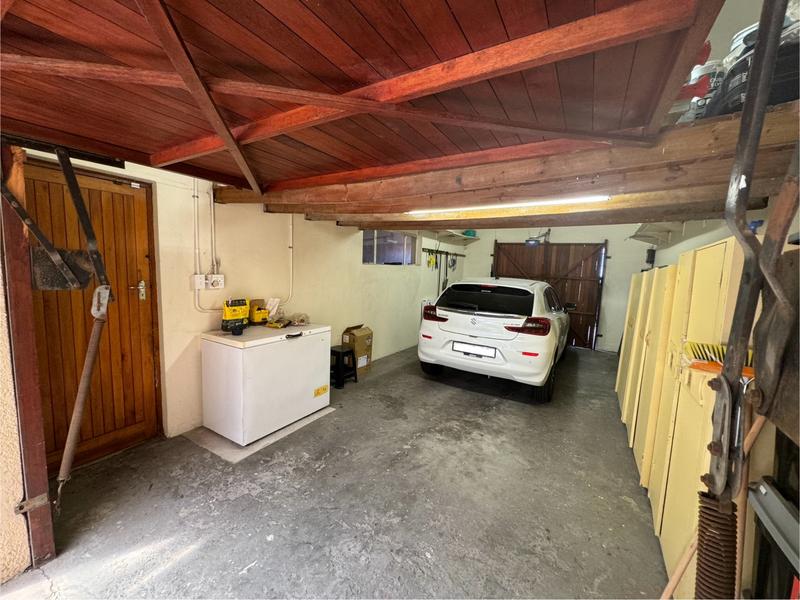 7 Bedroom Property for Sale in Cravenby Western Cape